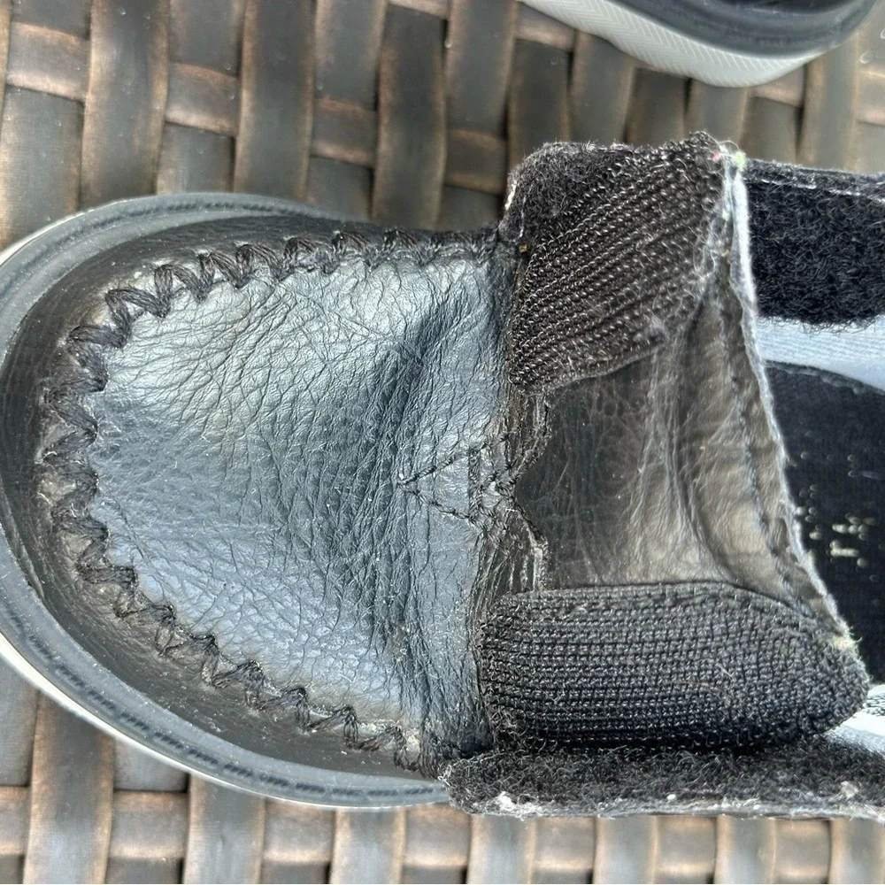 Toms Black Chukka Boots, Size 5 Toddler, Hook and Loop Slip On, Kids Shoes